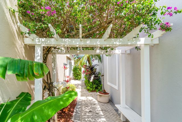 16850 Colchester Court, Delray Beach, FL 33484