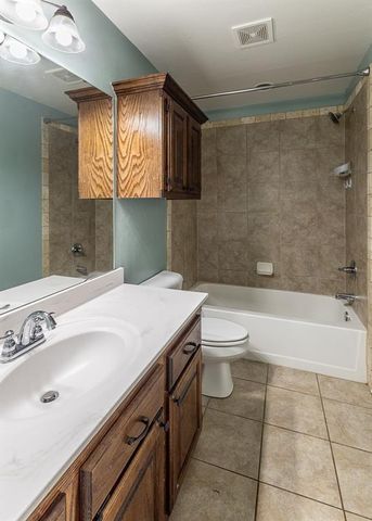 808 Canyon Drive, Yukon, OK 73099