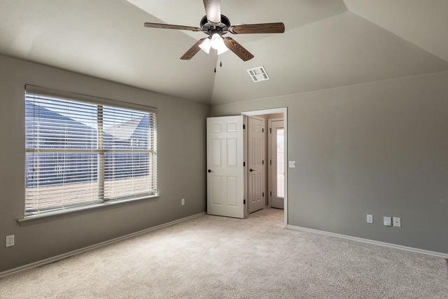 808 Canyon Drive, Yukon, OK 73099