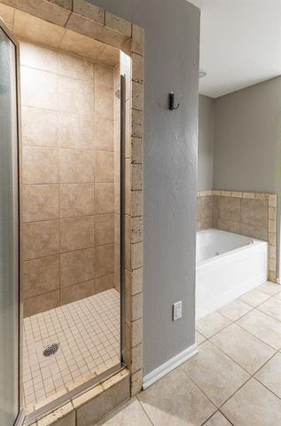 808 Canyon Drive, Yukon, OK 73099