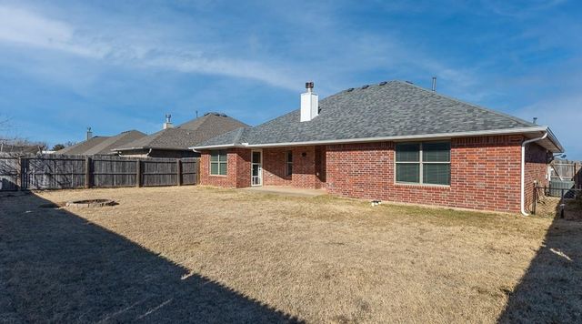 808 Canyon Drive, Yukon, OK 73099