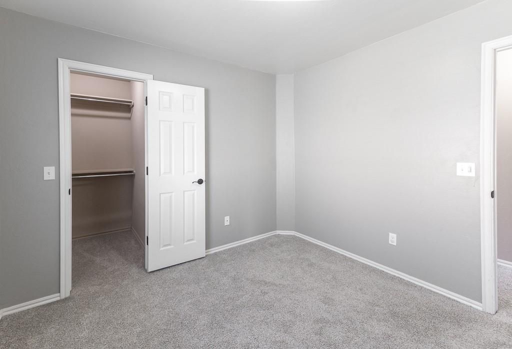 Image 20 of property listing at 808 Canyon Drive, Yukon, OK 73099