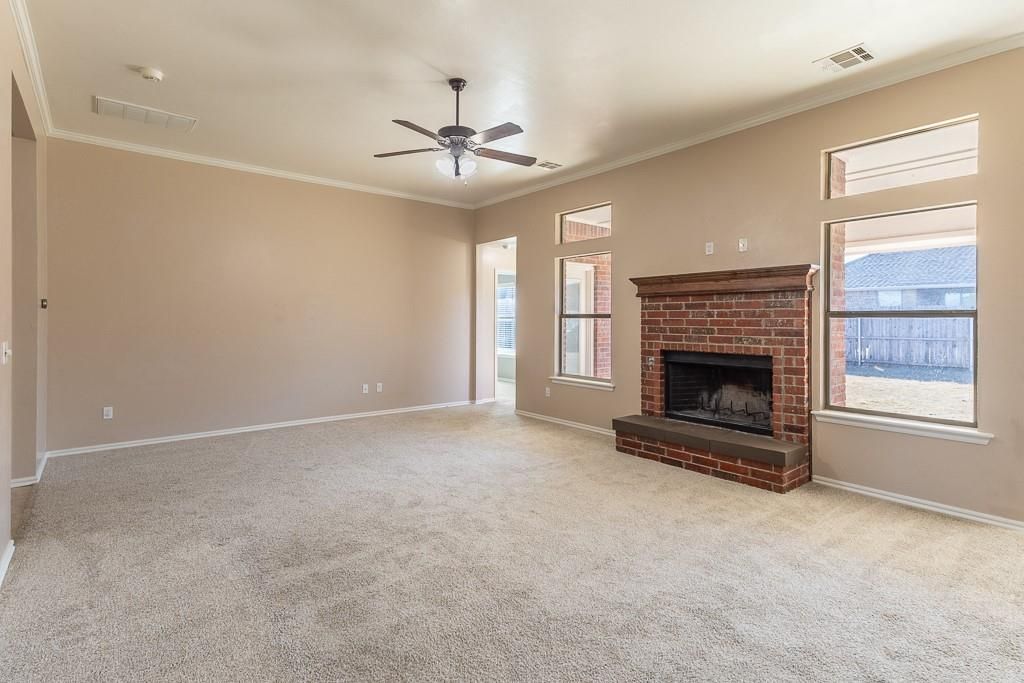 Image 9 of property listing at 808 Canyon Drive, Yukon, OK 73099