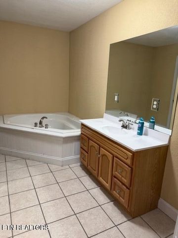135 Lee's Chapel Rd, Sweetwater, TN 37874