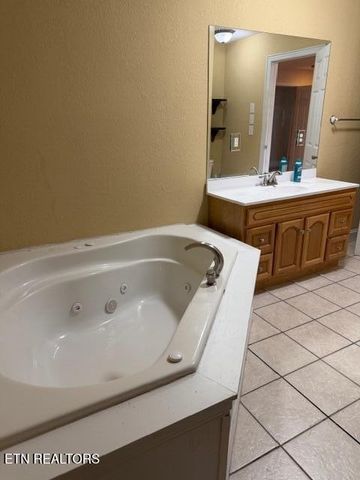 135 Lee's Chapel Rd, Sweetwater, TN 37874