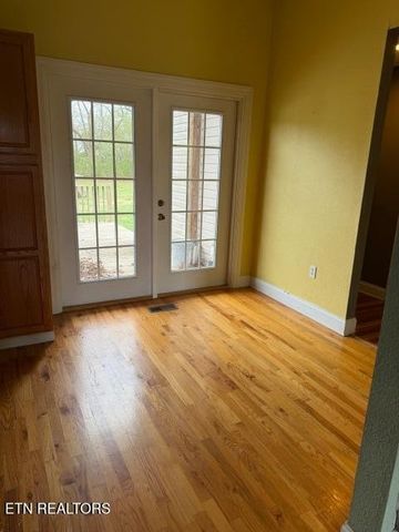 135 Lee's Chapel Rd, Sweetwater, TN 37874