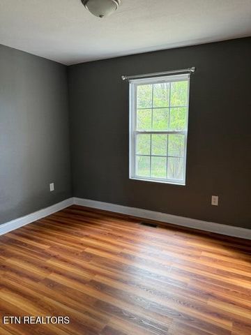135 Lee's Chapel Rd, Sweetwater, TN 37874