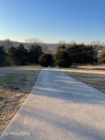 135 Lee's Chapel Rd, Sweetwater, TN 37874