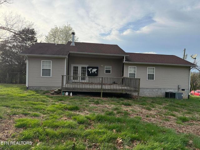 135 Lee's Chapel Rd, Sweetwater, TN 37874