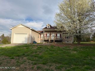 135 Lee's Chapel Rd, Sweetwater, TN 37874