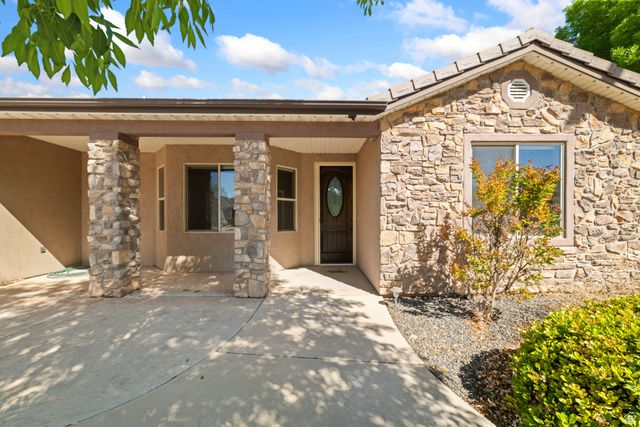 698 W 375 S, Hurricane, UT 84737