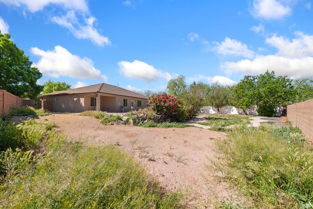 698 W 375 S, Hurricane, UT 84737