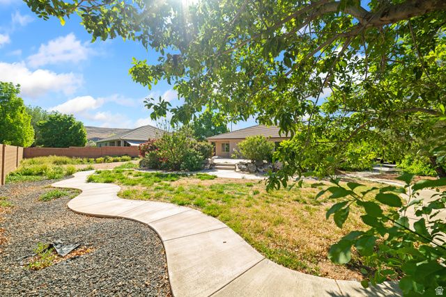 698 W 375 S, Hurricane, UT 84737