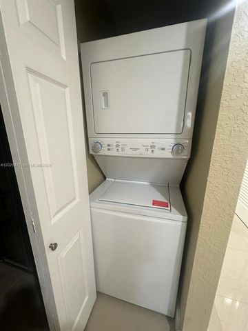 4979 SW 4th St, Margate, FL 33068