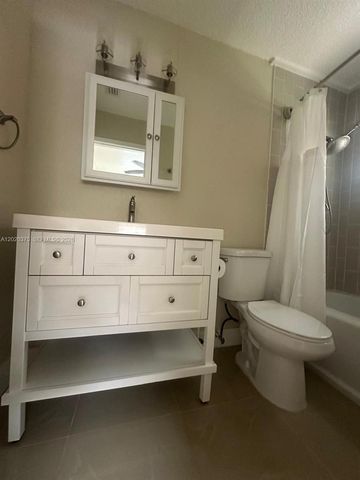 4979 SW 4th St, Margate, FL 33068