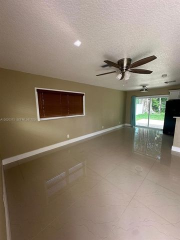 4979 SW 4th St, Margate, FL 33068