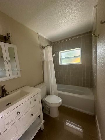 4979 SW 4th St, Margate, FL 33068