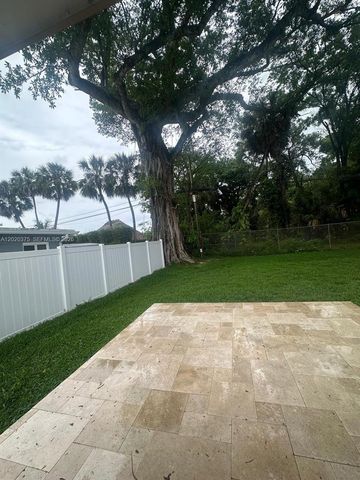 4979 SW 4th St, Margate, FL 33068