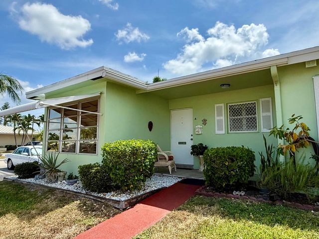 100 Pine Point Drive A, Boynton Beach, FL 33435