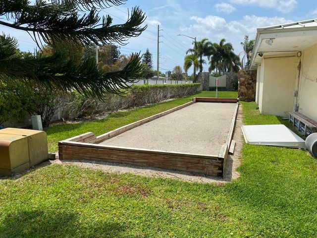 100 Pine Point Drive A, Boynton Beach, FL 33435
