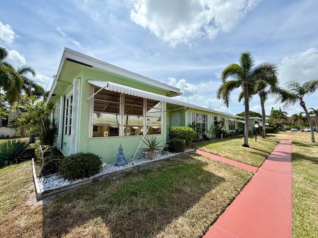 100 Pine Point Drive A, Boynton Beach, FL 33435