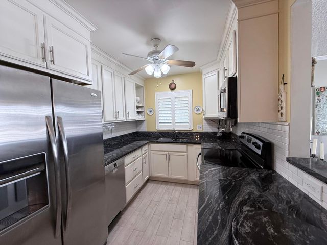 100 Pine Point Drive A, Boynton Beach, FL 33435