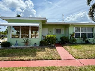 100 Pine Point Drive A, Boynton Beach, FL 33435