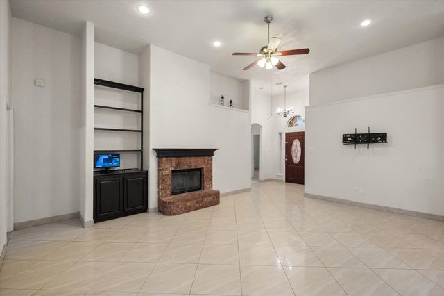 4412 Ridgeway Drive, Mansfield, TX 76063