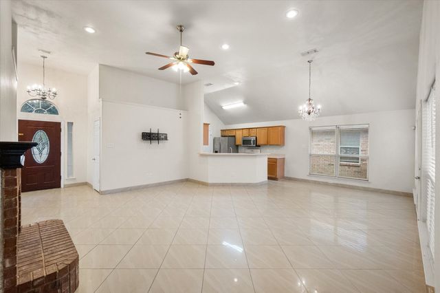 4412 Ridgeway Drive, Mansfield, TX 76063