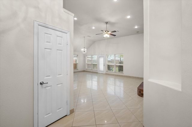 4412 Ridgeway Drive, Mansfield, TX 76063