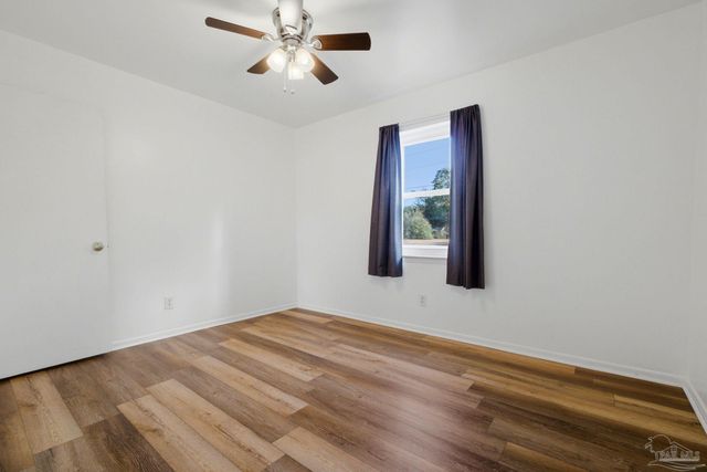 5712 Sunflower Ave, Milton, FL 32570