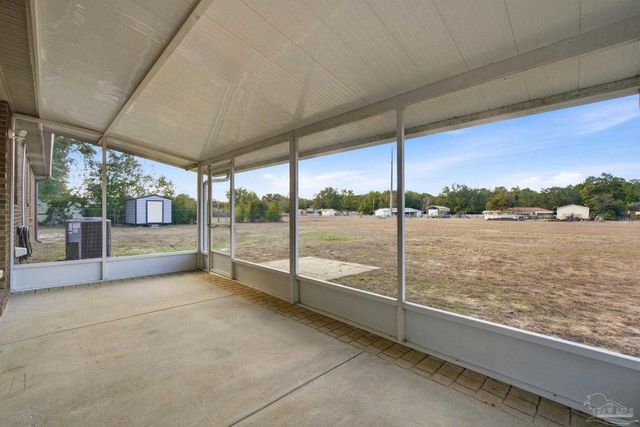 5712 Sunflower Ave, Milton, FL 32570