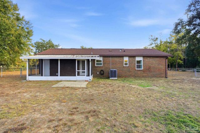 5712 Sunflower Ave, Milton, FL 32570