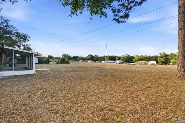 5712 Sunflower Ave, Milton, FL 32570