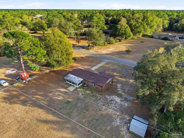 5712 Sunflower Ave, Milton, FL 32570