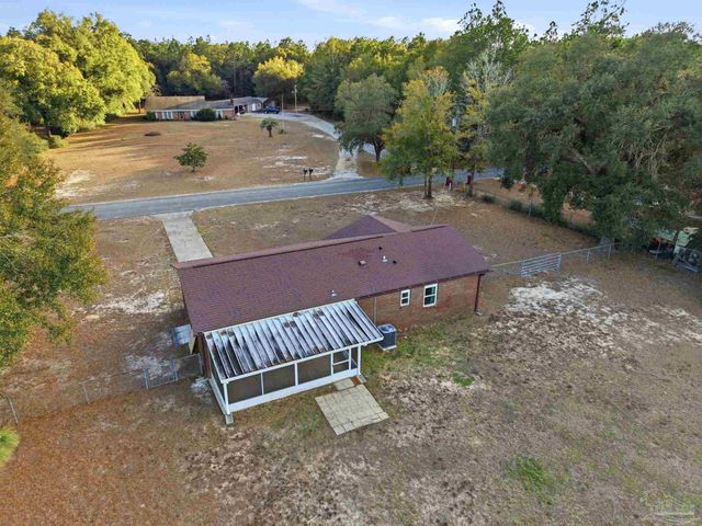 5712 Sunflower Ave, Milton, FL 32570