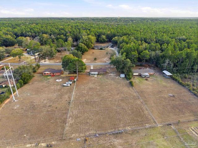 5712 Sunflower Ave, Milton, FL 32570