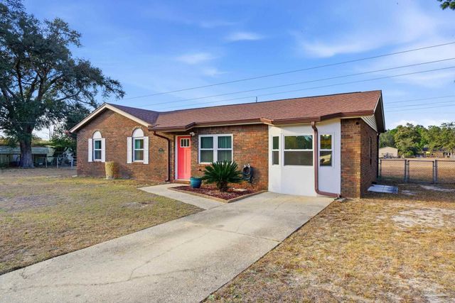 5712 Sunflower Ave, Milton, FL 32570