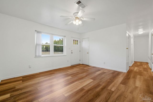 5712 Sunflower Ave, Milton, FL 32570