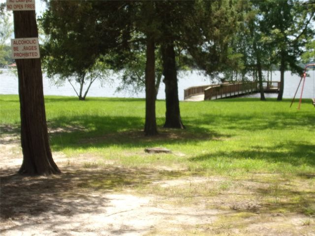 555 and 559 Holly Glen, Murchison, TX 75778