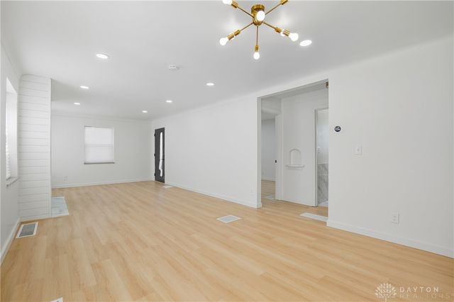 5862 Kennedy Avenue, Cincinnati, OH 45213