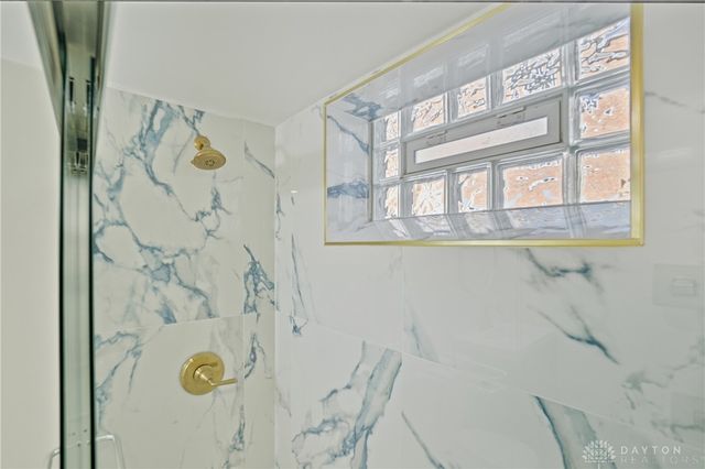 5862 Kennedy Avenue, Cincinnati, OH 45213