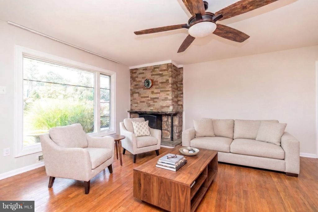 16 LANTERN LN #, Lansdale, PA 19446 — photo 4