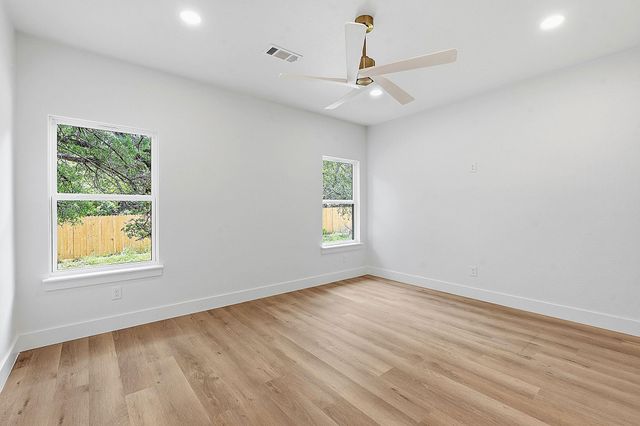 13 Country Place DR, Wimberley, TX 78676