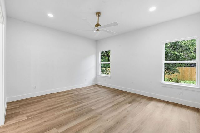 13 Country Place DR, Wimberley, TX 78676