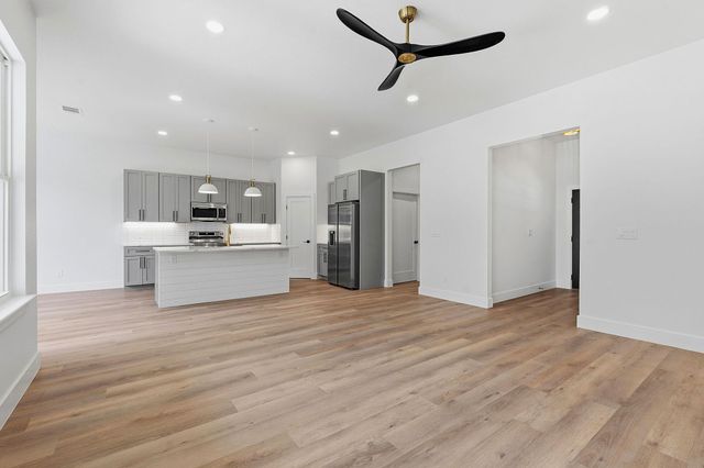 13 Country Place DR, Wimberley, TX 78676