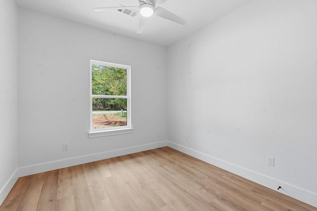 13 Country Place DR, Wimberley, TX 78676