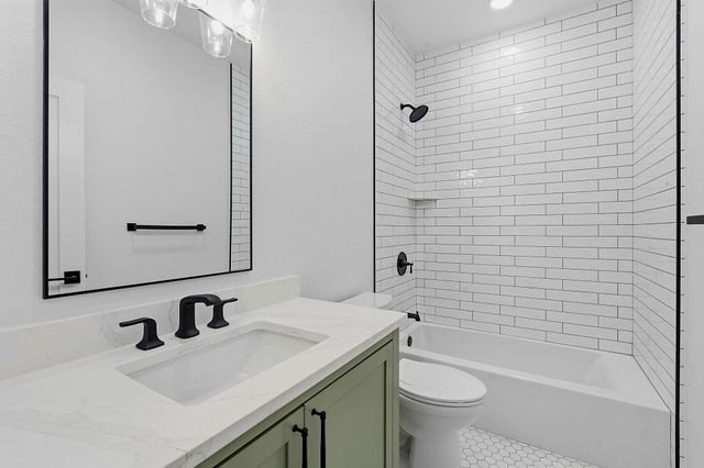 13 Country Place DR, Wimberley, TX 78676