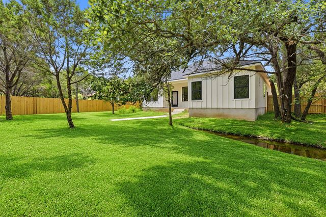 13 Country Place DR, Wimberley, TX 78676