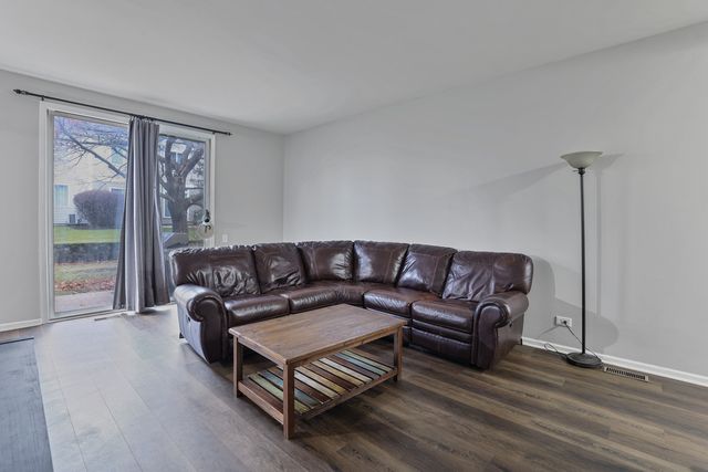 1627 Spaulding Road, Bartlett, IL 60103